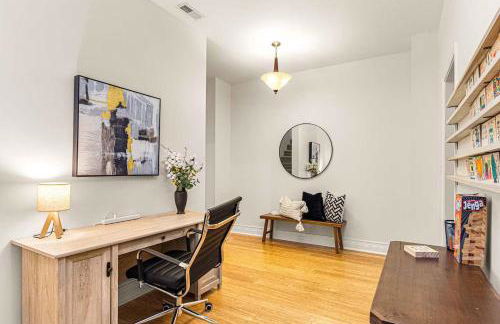 Spacious 6 Bedroom Home with a Heated Salt Water Pool, Theater & Game Room - Foto 47