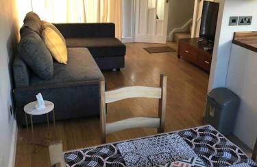 Cosy Home with Free Parking Near Edinburgh St Andrews M90 & Amazon - Foto 8