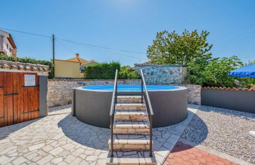 Apartment with pool Visnjan - Photo 17