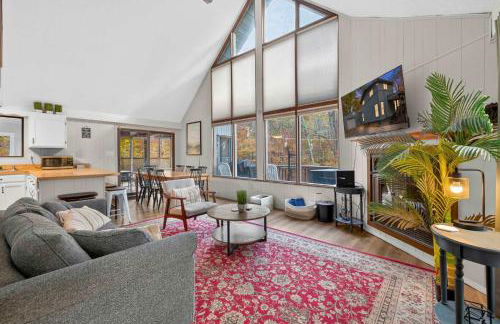 Wooded Chalet w Hot Tub & Indoor Pool, Gym Access - Foto 7