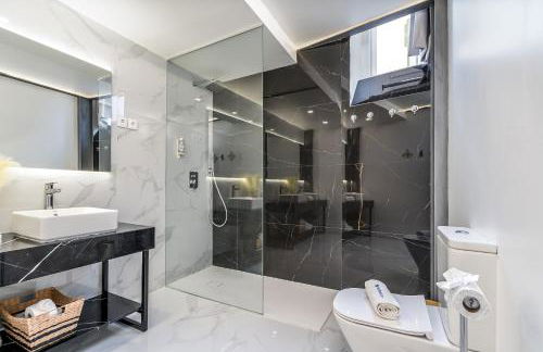 Host Wise - Elegant Loft with Historic Charm & Terrace - Foto 24