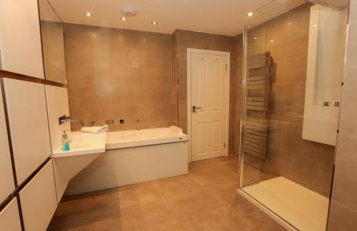 Viewpoint Villa - Luxury 4 Bedroom villa with elevated views - Foto 11