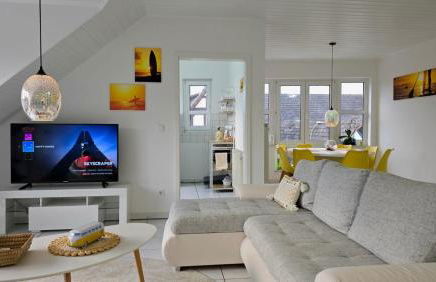 HAPPY HOMES YELLOW - Dein stylisches Design-Apartment - WLAN - Netflix - Parkplatz - Foto 7