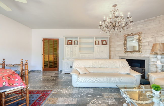 Apartment Near Plataj De Roses Beach - Photo 16