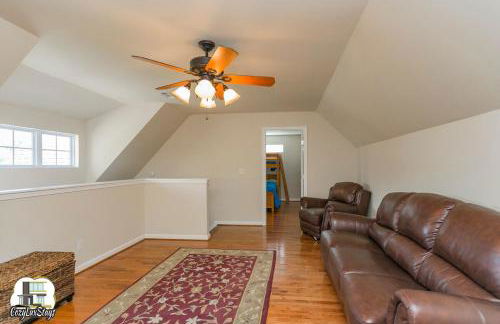 Huge Home For Groups Near Downtown - Foto 48