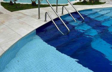 Flat Guarajuba - 3 quartos 2 andar à Beira Mar - pé areia - governança com arrumadeira e Wi Fi inclusos - Foto 23