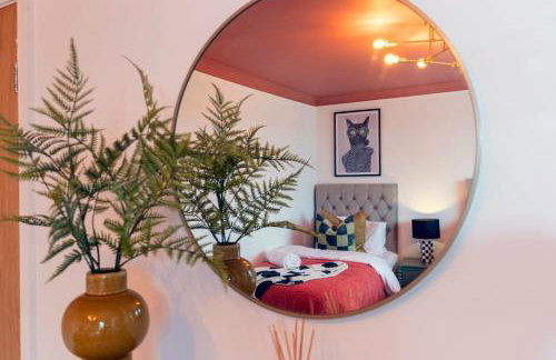 Stunning Bishop Auckland House with 5-bedrooms & 8 Beds Sleeps 12 with Free Parking by PureStay - Foto 37