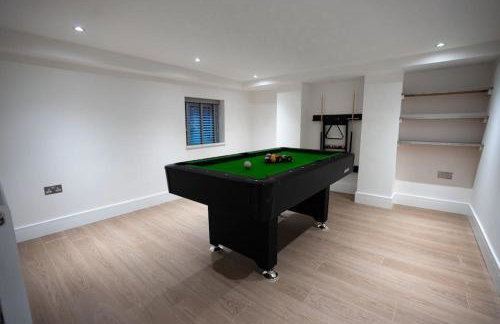 Luxury 6 Bed near city centre with Cinema Room & games room plus 5 bathrooms - Foto 42