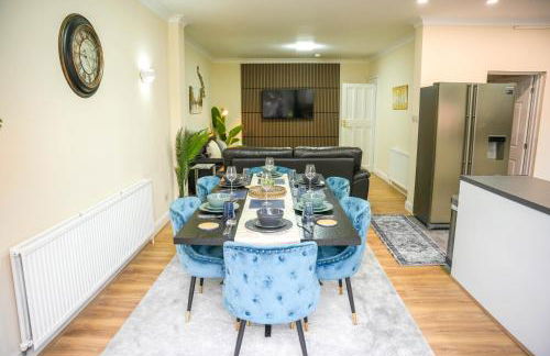 Large 4 Bedroom House Near Heathrow and M4 Free Parking - Foto 55