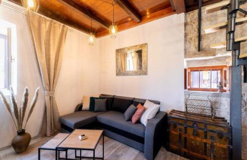 Stone House Prapatna-Two Bedroom Holiday Home with Swimming Pool - Foto 25