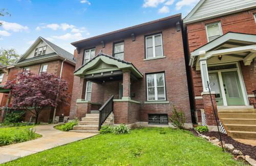 Hartford 5BR Family Home with Games BBQ Grill and Firepit - Foto 29