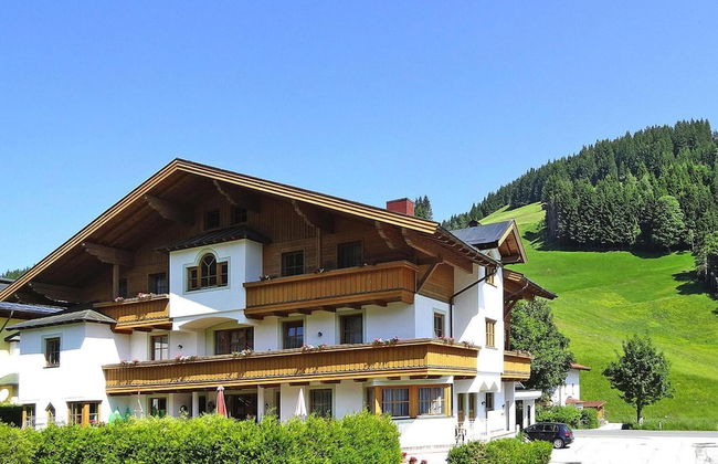 Apartment in Filzmoos Near Ski Amade - Photo 9