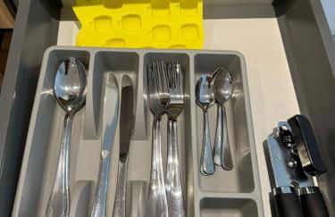 Penthouse height Flat, City View Balcony, Quiet, Free Wifi, Gym & More Minimalistic Home - Foto 16