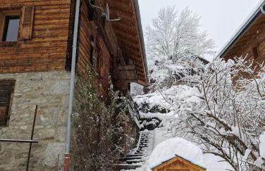 Bas de chalet au coeur des Aravis, entre lac et montagne - Photo 2