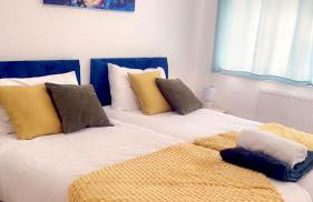 Cosy and spacious Home -Free parking, Free WiFi- sleeps 5 by FINNA Properties Ltd - Foto 2