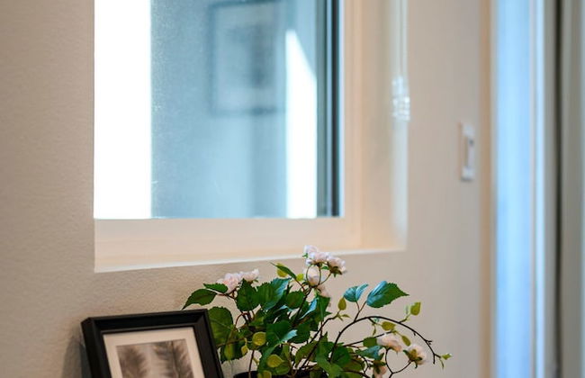 Chic Modern Retreat With Stunning Views - Photo 44