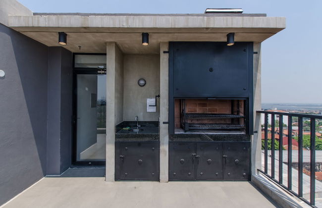 Lovely Business Loft Pool BBQ & Views - Photo 23