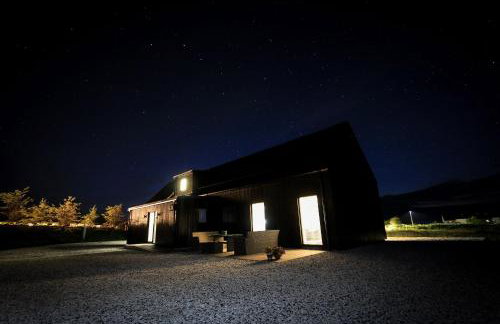 Black Barn Skye - Contemporary 3 bed / 4 bath home - Photo 8