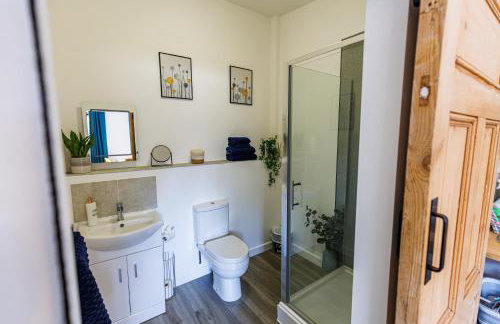 Modern Barn Conversion - Photo 6