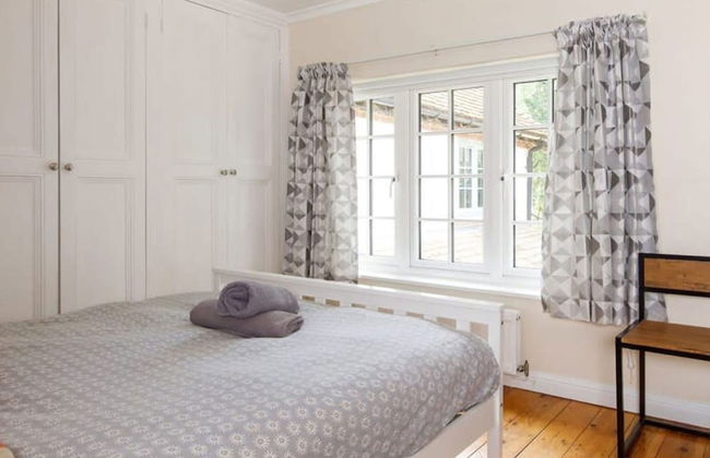 Tranquil Luxe in Country Cottage - Photo 54