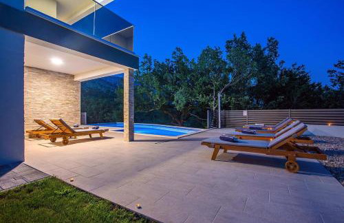 Villa Zora -luxurious villa with heated pool, sauna, 4 bedrooms, 10 persons max - Photo 42