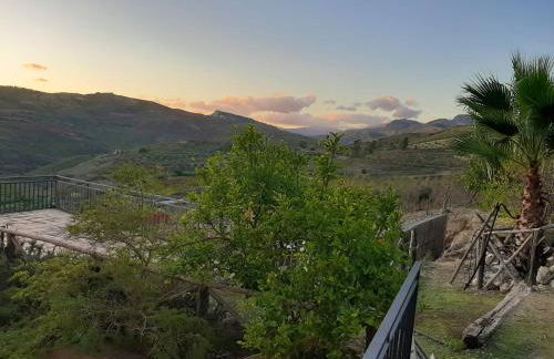 Spacious villa with private pool and stunning views - Foto 39