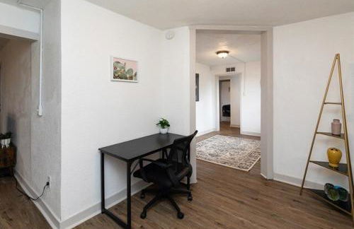 Fun Backyard Close to Downtown Pet Friendly 4BDRM - Foto 6