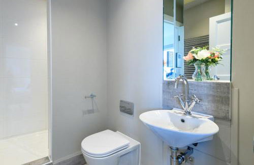 Holm House - Stylish Coastal Suites - Silures Bar & Restaurant On-site - Foto 42