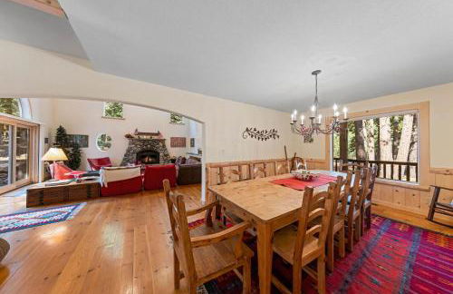 Fox Crossing at Tahoe Donner by Tahoe Getaways - 3BR Vacation Rental w Forested Views & HOA Amenities! - Foto 8