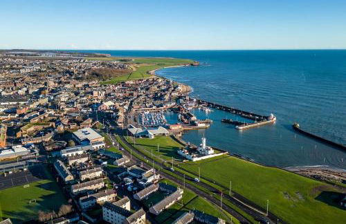 Sea View Luxury Apartment 3 bedrooms Free Parking - By Coast Apartments - Photo 11