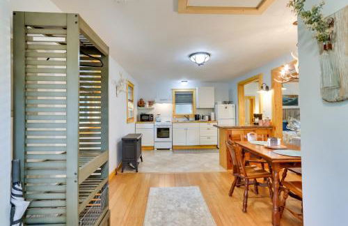 East Otis Vacation Rental with Private Deck and BBQ! - Foto 11