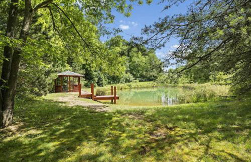 Breath of Heaven Cabin- Hot Tub, Deck, Pond, PETS - Foto 20