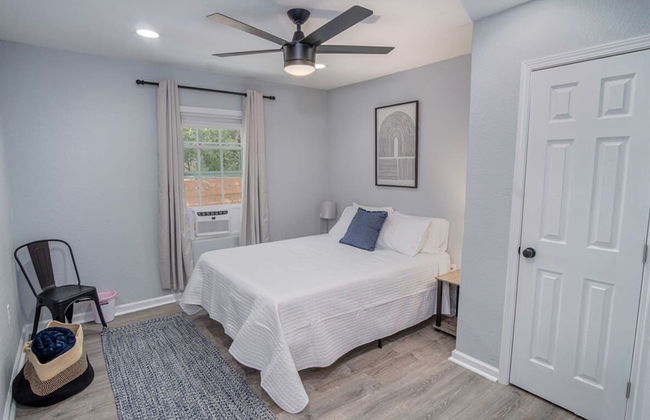 Cozy and Lovely 2BR 1BA Apt B Near Lively Downtown - Foto 11