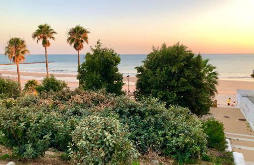 GATU Villa Cielo y Mar junto la playa, terraza , wifi y vista al mar ," Preferente mayores de 25 años y familias " - Foto 33