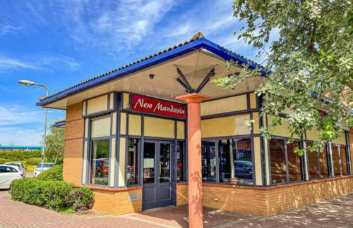 Lowndes House - Close to City Centre - Garden, Free Parking and Smart TV by Yoko Property - Foto 21