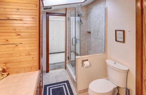 Beautiful Portsmouth Cottage By the Sea with Jacuzzi - Foto 19