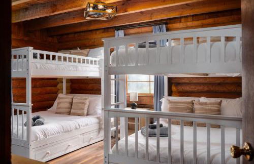 Lakeside Haven with Jacuzzi and Games - Foto 32