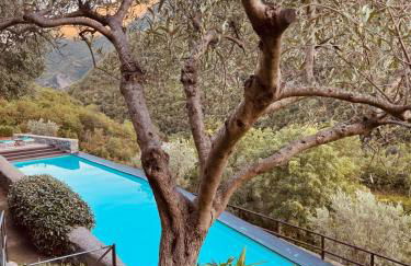 Spacious 2 bedroom condo - Photo 1