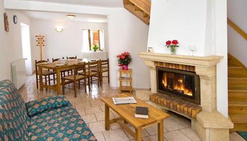 Gîte Gîtes de France 4/6 personnes à Chasseradès - Foto 2