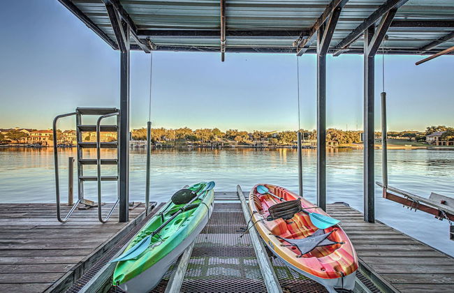 Immaculate Waterfront Home for 16 w/ Private Dock! - Foto 35