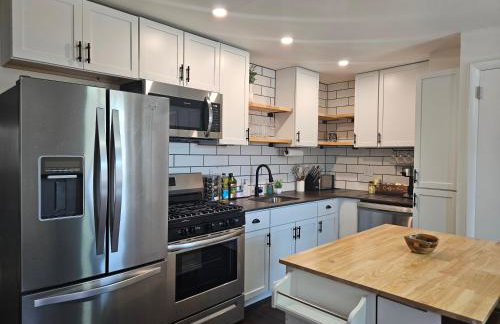 Rustic & Renovated 3 Bed - 8 Min Walk to Bridge St - Foto 1