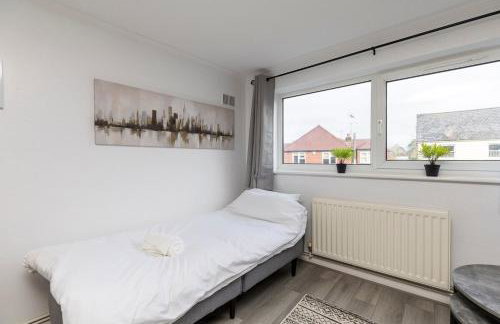 1 Bed Flat In Horsham Town Centre With Free Parking - Photo 16