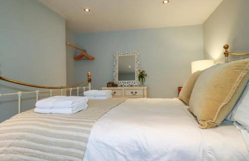 Carew House Cottage - Photo 22