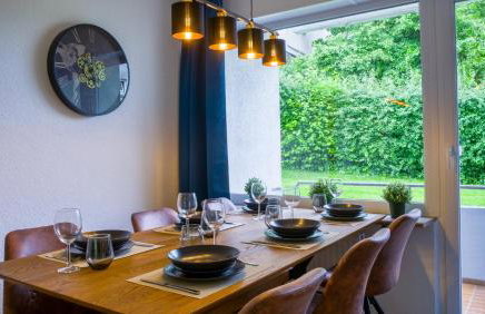 Groß, Modern, Zentrumsnah mit Parkplatz und Garten - Photo 27