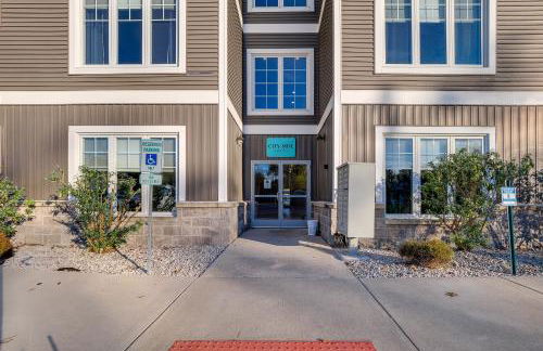 Front Street Retreat! Cozy Traverse City Condo - Photo 23