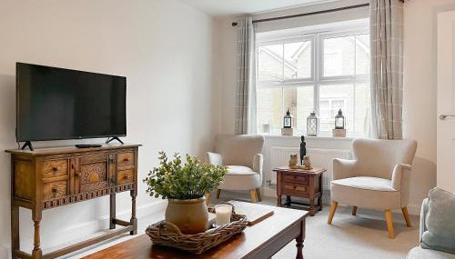 Oakstone House - Photo 2