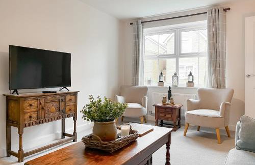 Oakstone House - Photo 2