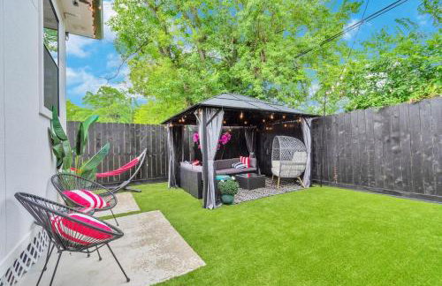 Houston's Downtown Bloom House - Spacious Floral Escape for Groups - Foto 59