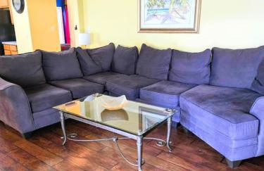 Joyful and Bright 4 Bedroom 3 Bathroom Pool Home - Foto 30