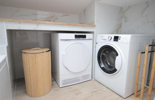 Verdun Centre - Full climatisation - 3 chambres - 7 couchages - 10 personnes - Parking Proche - Terrain 800m2 - Balnéothérapie - Air de jeux extérieurs - TOP CONFORT - Géré par PrestaZen'Services - Photo 33